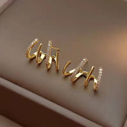 LANÇAMENTO | Brincos Quatro Pontas - Folheado a Ouro 18k + FRETE GRÁTIS